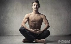 杏鑫网址男士瑜伽的好处这么多，你在怕什么？