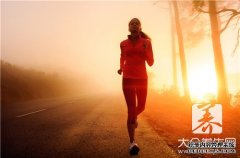 跑步十公里消耗多少卡路里